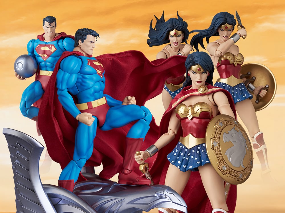 Image of Superman: For Tomorrow MAFEX Superman & Wonder Woman Action Figures