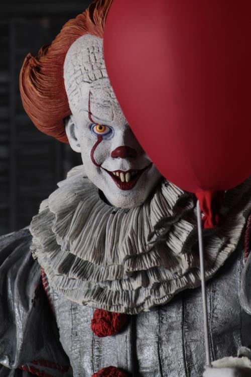 NECA Pennywise 2017 Figure | 1/4 Scale Pennywise