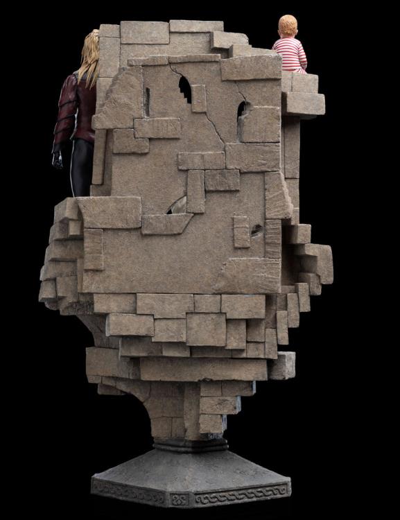 Labyrinth Jareth and Sarah in the Illusionary Maze Statue