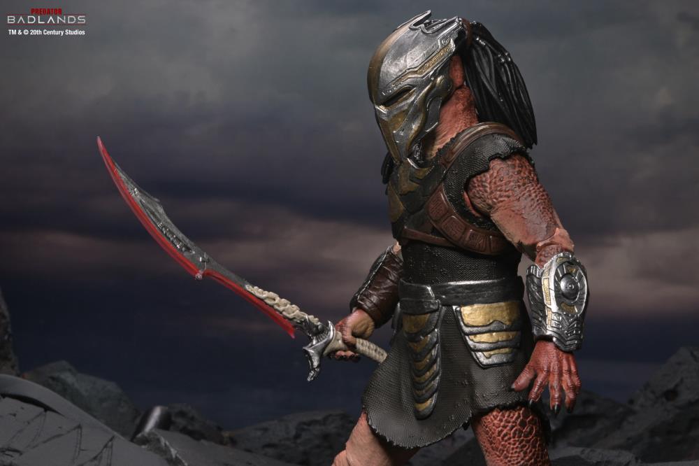 Predator: Badlands Ultimate Dek (Training Armor) Action Figure
