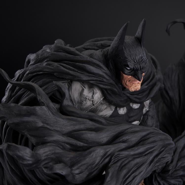 DC Sofbinal Batman (Hard Black Ver.) Gallery Image 12