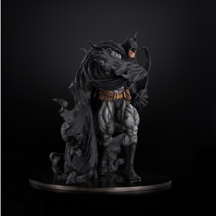 DC Sofbinal Batman (Hard Black Ver.) Gallery Image 11