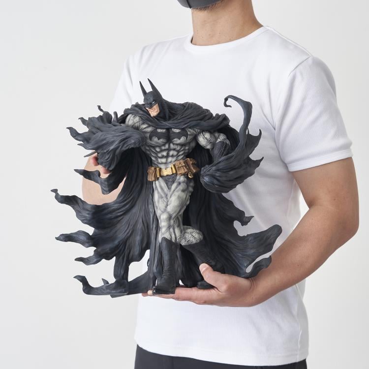 DC Sofbinal Batman (Hard Black Ver.) Gallery Image 15