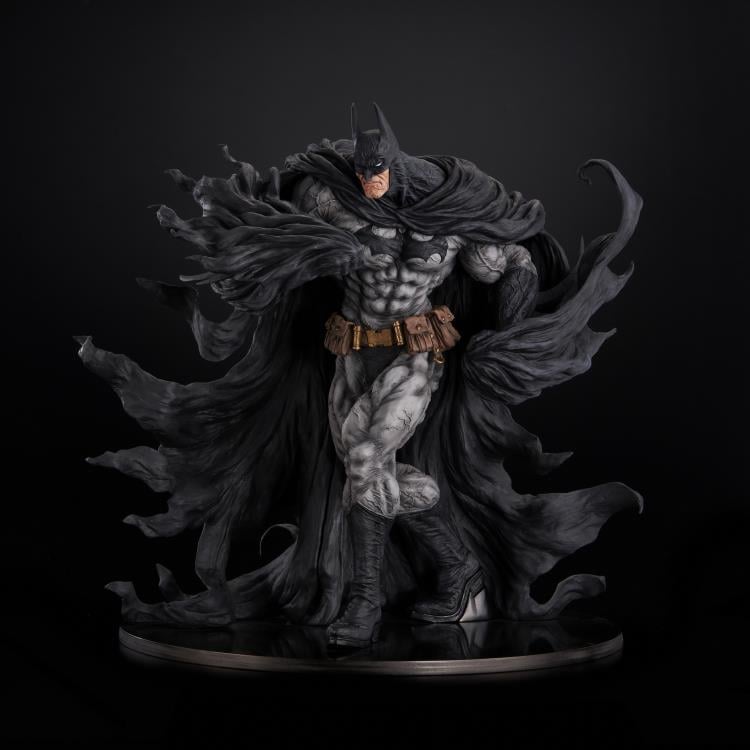 DC Sofbinal Batman (Hard Black Ver.) Gallery Image 3