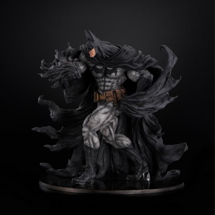 DC Sofbinal Batman (Hard Black Ver.) Gallery Image 5