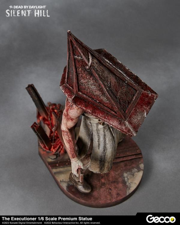 Silent Hill x Dead by Daylight Red Pyramid Thing (The Executioner) 1/6 Scale Premium Statue Gallery Image 13