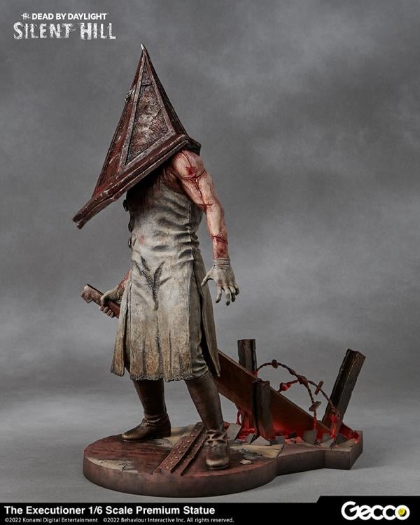Silent Hill x Dead by Daylight Red Pyramid Thing (The Executioner) 1/6 Scale Premium Statue Gallery Image 4