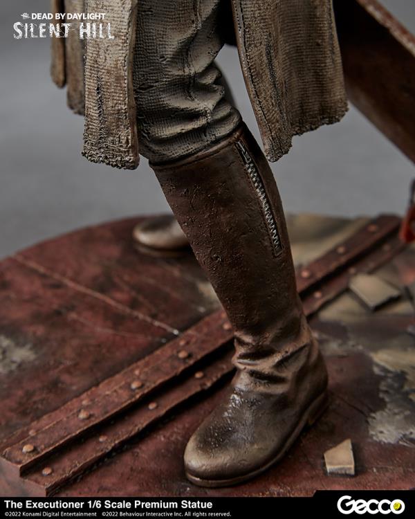 Silent Hill x Dead by Daylight Red Pyramid Thing (The Executioner) 1/6 Scale Premium Statue Gallery Image 23