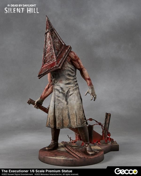 Silent Hill x Dead by Daylight Red Pyramid Thing (The Executioner) 1/6 Scale Premium Statue Gallery Image 3