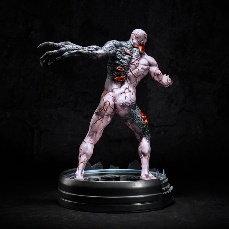 Resident Evil Tyrant T-002 Limited Edition Statue Gallery Image 6