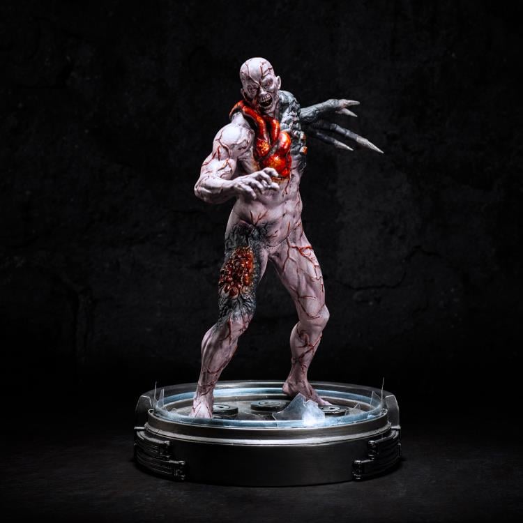 Resident Evil Tyrant T-002 Limited Edition Statue Gallery Image 3