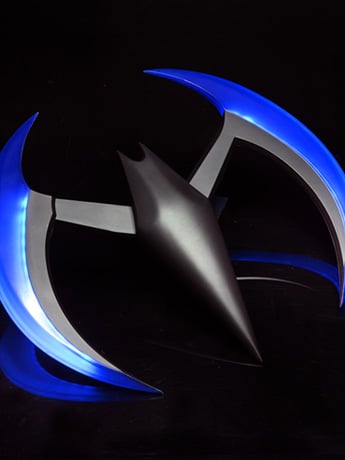 Batman Beyond Batarang (Blue with Lights) Prop Replica Gallery Image 2
