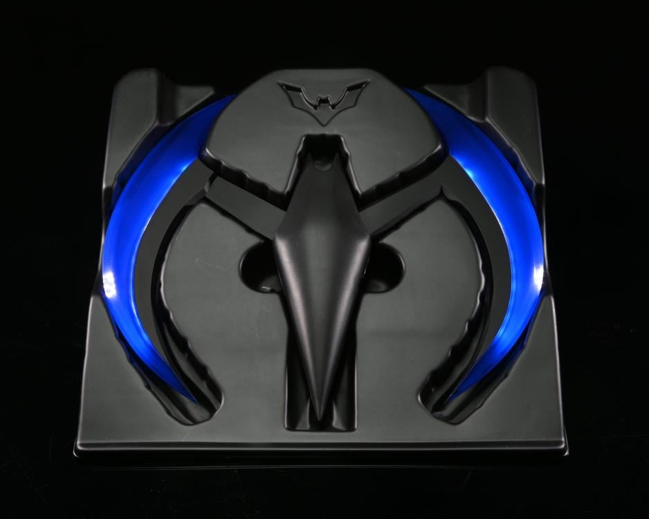 Batman Beyond Batarang (Blue with Lights) Prop Replica Gallery Image 7