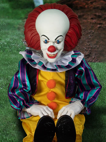 IT (1990) Mezco Designer Series Pennywise Roto Plush Doll Gallery Image 2