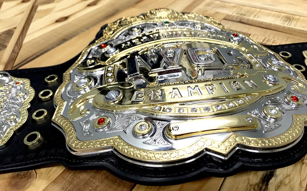 New Japan Pro-Wrestling 50th Anniversary Model 4th Generation IWGP Heavyweight Championship Replica Belt (Standard Edition) Gallery Image 5