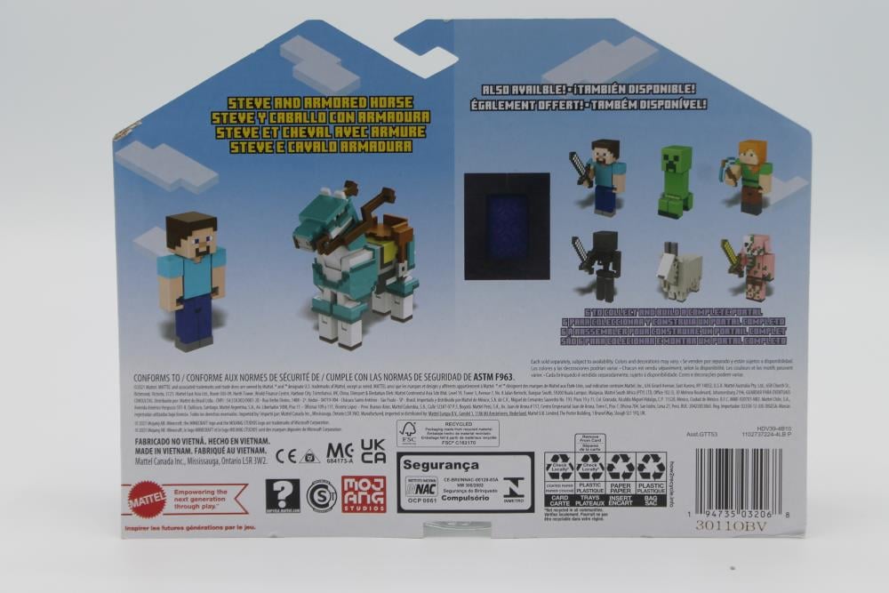 Minecraft Steve and Armored Horse Deluxe Core Figure Two-Pack Gallery Image 3