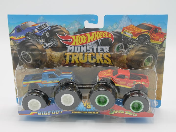 Hot Wheels Monster Trucks Demolition Doubles Bigfoot vs Snake Bite Gallery Image 1