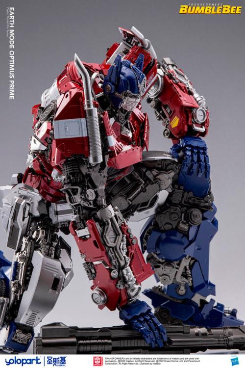Transformers: Bumblebee Earth Mode Optimus Prime Model Kit Gallery Image 20