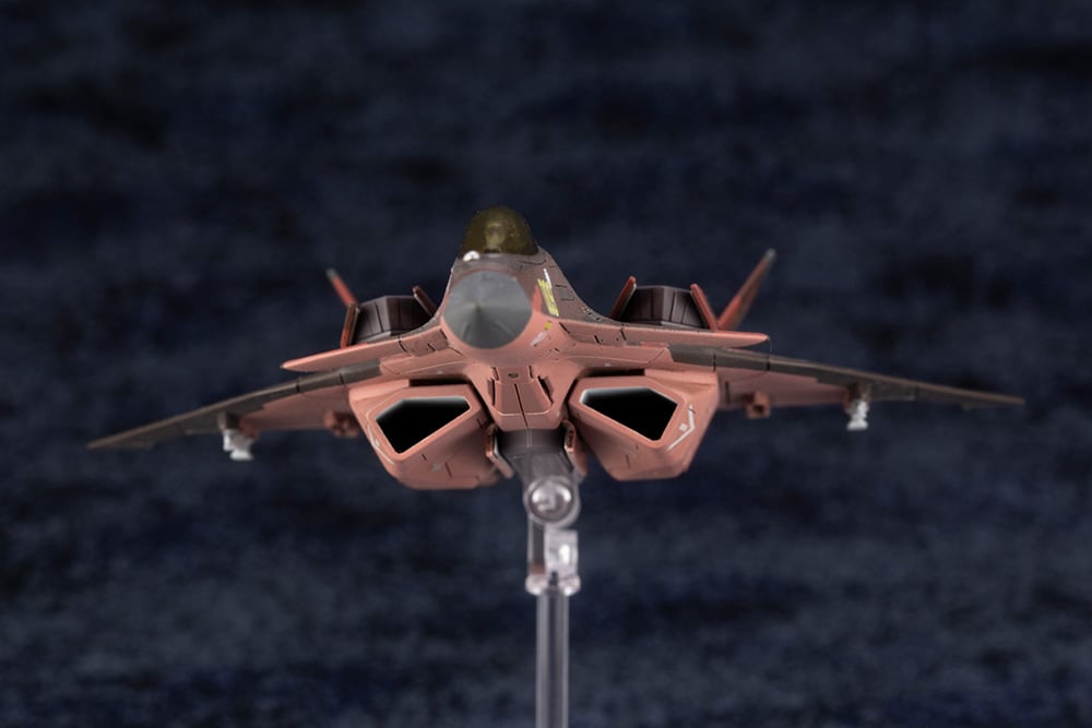 Ace Combat 7: Skies Unknown CFA-44 1/144 Scale Model Kit Gallery Image 7