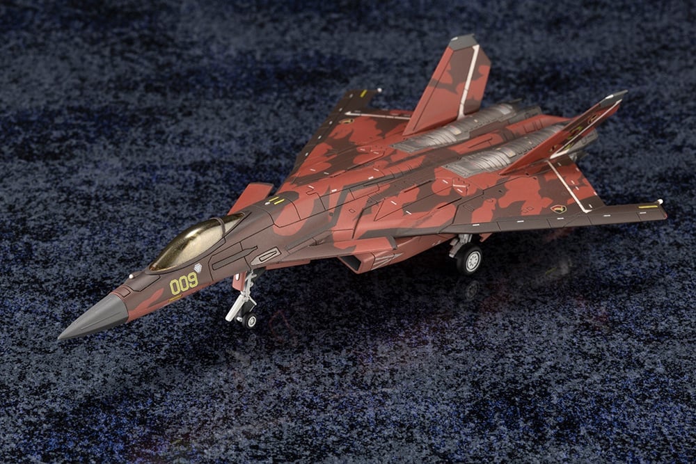 Ace Combat 7: Skies Unknown CFA-44 1/144 Scale Model Kit Gallery Image 3