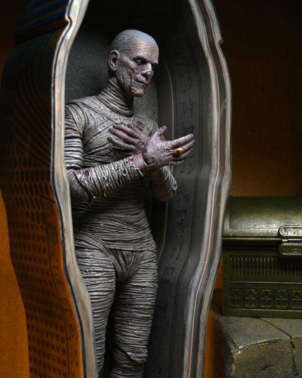Universal Monsters The Mummy Accessory Pack Gallery Image 7