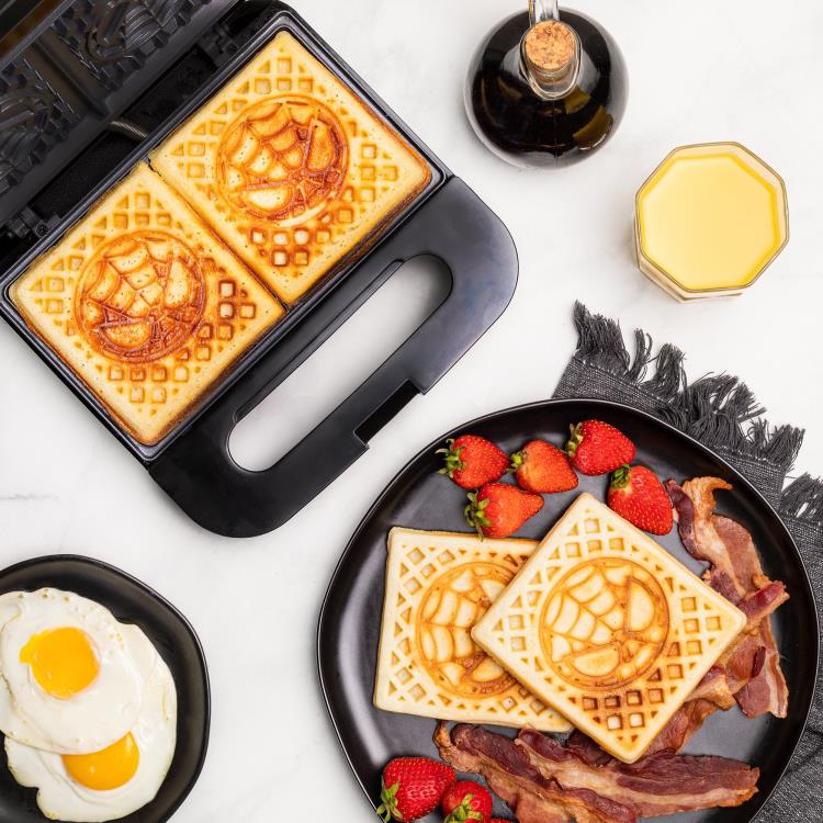 Marvel Chibi Spider-Man Waffle Maker Gallery Image 4