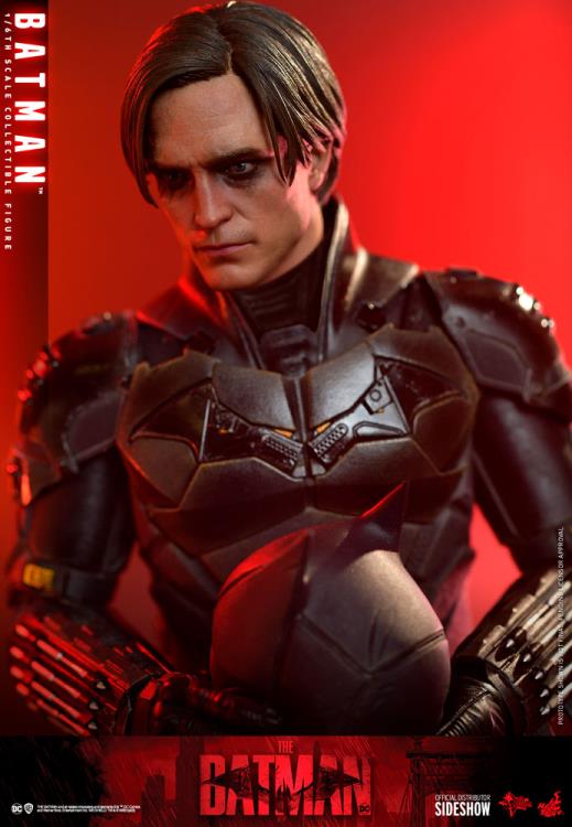 The Batman MMS638 Batman 1/6th Scale Collectible Figure Gallery Image 8