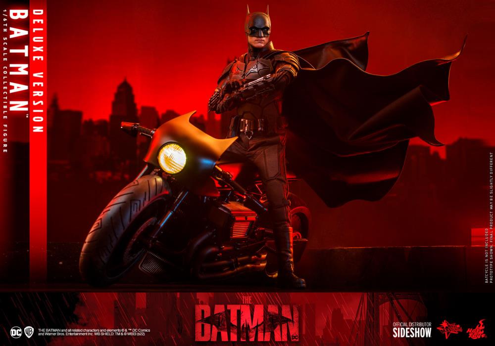 The Batman MMS639 Batman Deluxe 1/6th Scale Collectible Figure Gallery Image 13