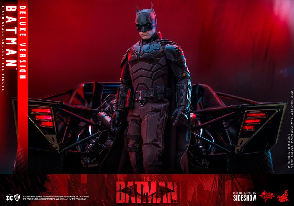 The Batman MMS639 Batman Deluxe 1/6th Scale Collectible Figure Gallery Image 14