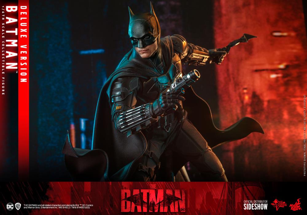 The Batman MMS639 Batman Deluxe 1/6th Scale Collectible Figure Gallery Image 18