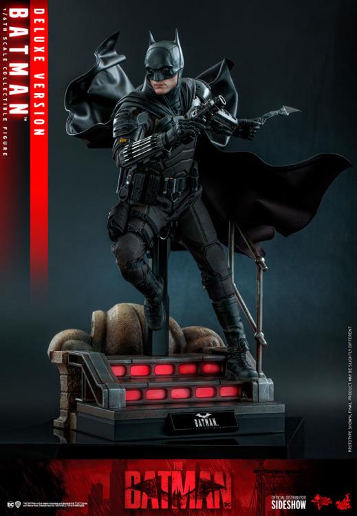 The Batman MMS639 Batman Deluxe 1/6th Scale Collectible Figure Gallery Image 3