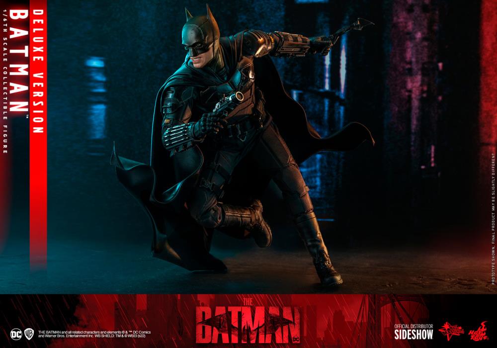 The Batman MMS639 Batman Deluxe 1/6th Scale Collectible Figure Gallery Image 19