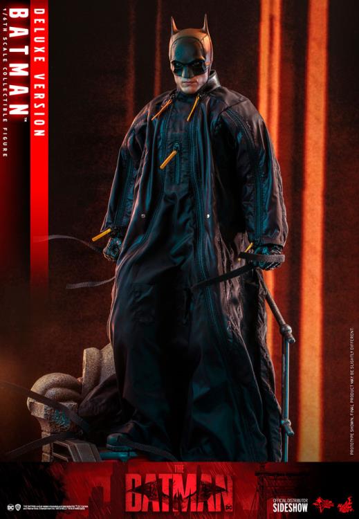 The Batman MMS639 Batman Deluxe 1/6th Scale Collectible Figure Gallery Image 11