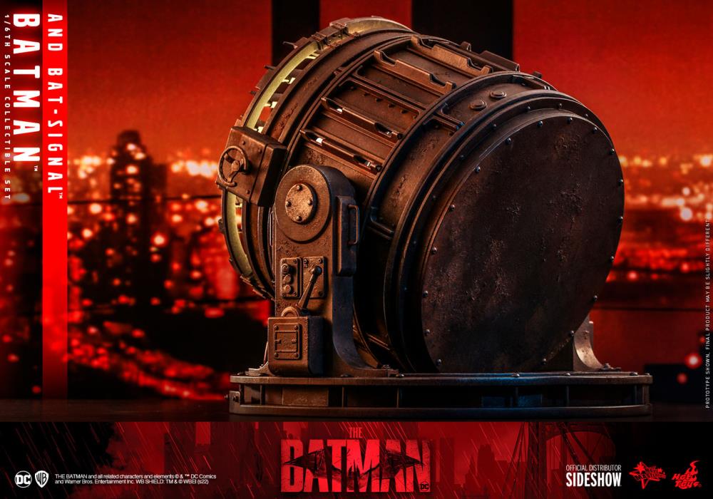 The Batman MMS641 Batman & Bat-Signal 1/6th Scale Collectible Figure Set Gallery Image 20