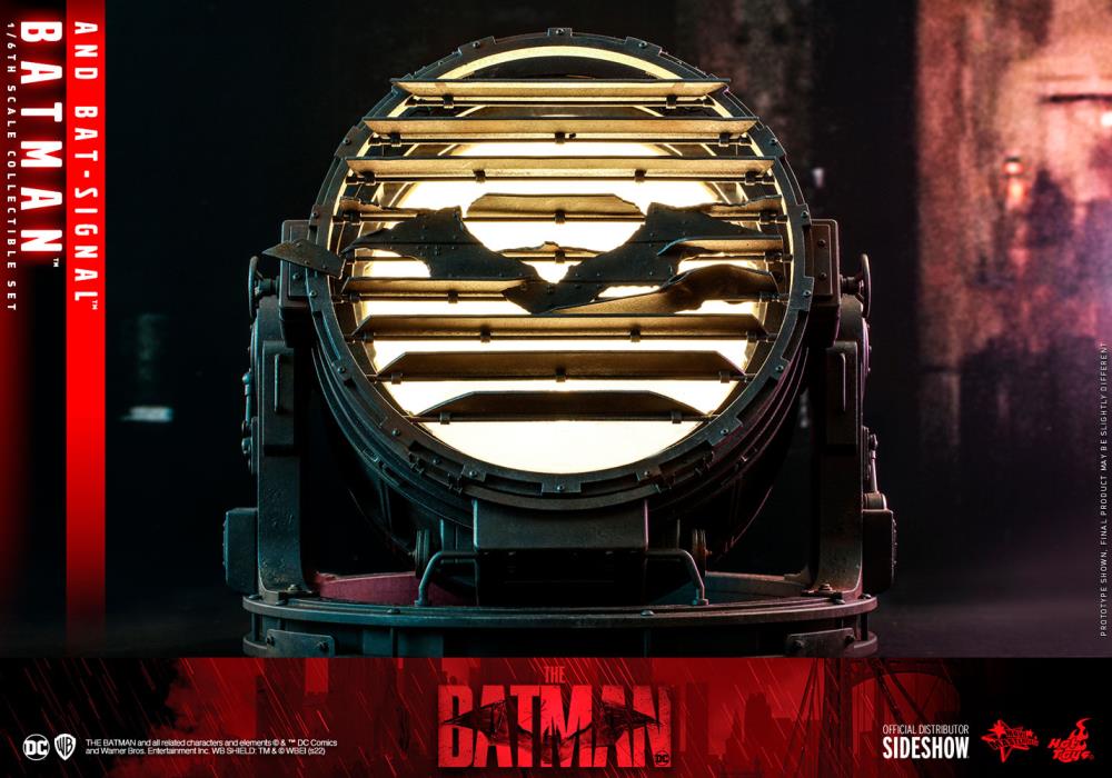 The Batman MMS641 Batman & Bat-Signal 1/6th Scale Collectible Figure Set Gallery Image 18