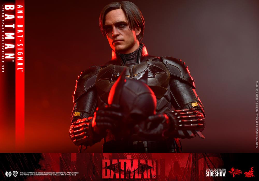 The Batman MMS641 Batman & Bat-Signal 1/6th Scale Collectible Figure Set Gallery Image 13