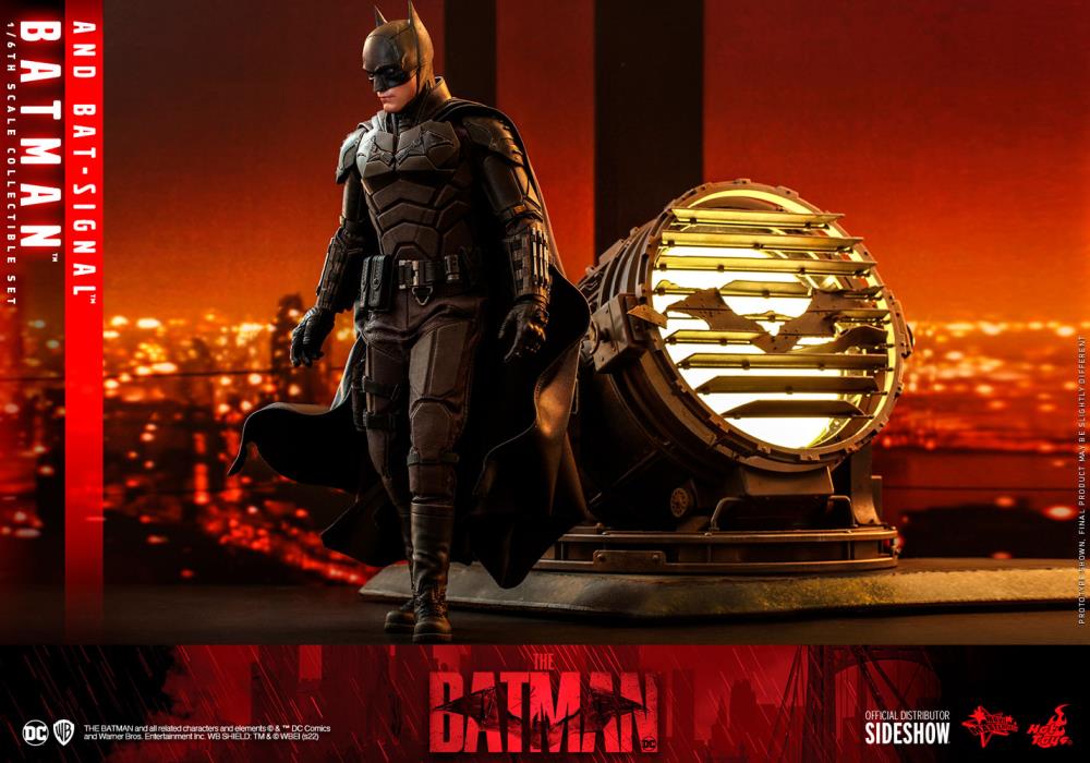 The Batman MMS641 Batman & Bat-Signal 1/6th Scale Collectible Figure Set Gallery Image 11