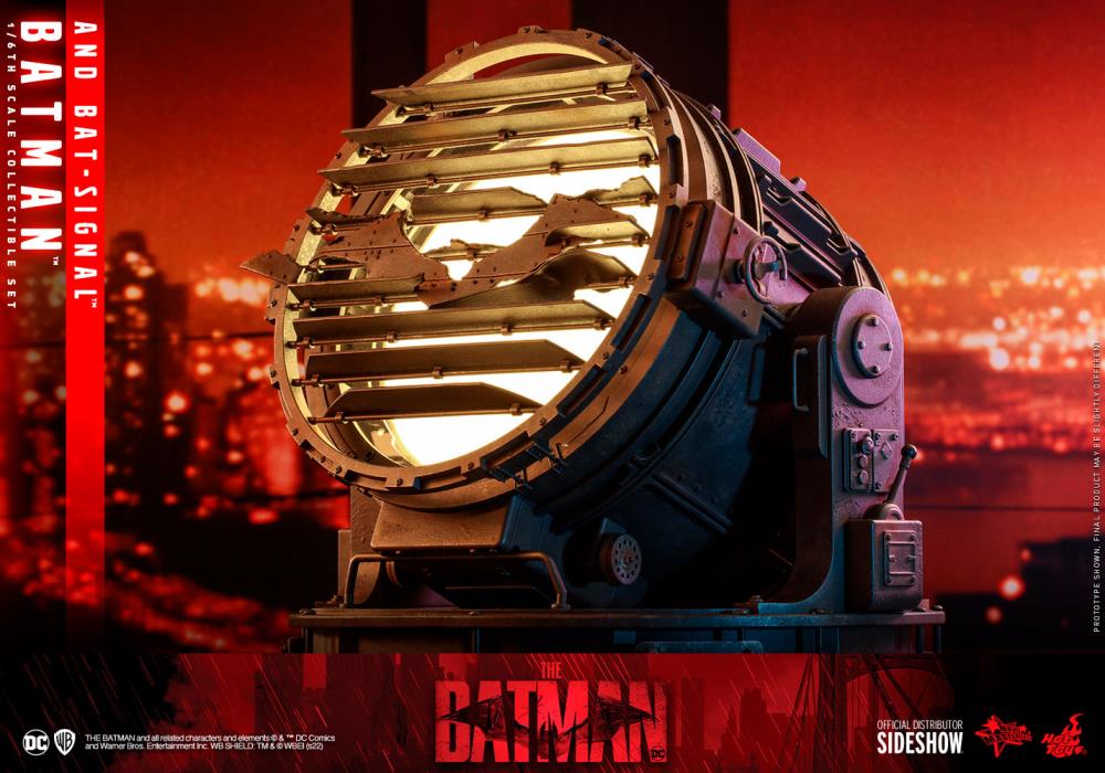 The Batman MMS641 Batman & Bat-Signal 1/6th Scale Collectible Figure Set Gallery Image 19