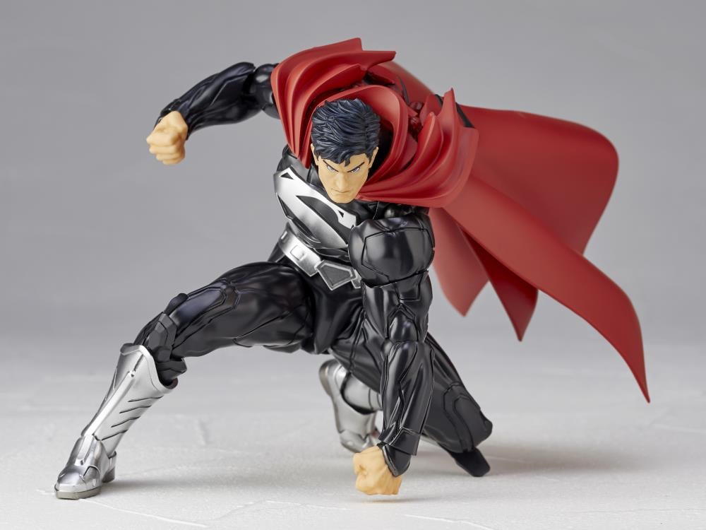 DC Comics: The New 52 Amazing Yamaguchi Revoltech No.027EX Superman (Black Suit) Action Figure Gallery Image 3