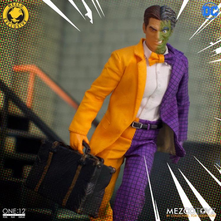 DC Comics One:12 Collective Golden Age Batman vs. Two-Face Exclusive Boxed Set Gallery Image 4