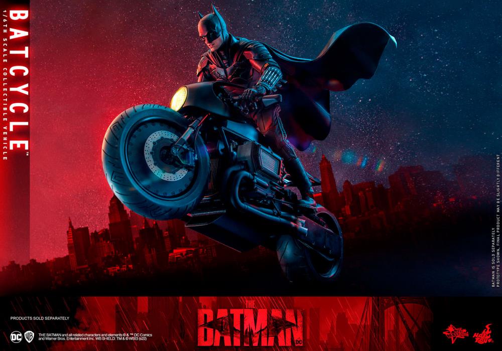 The Batman MMS642 Batcycle 1/6th Scale Collectible Vehicle Gallery Image 17