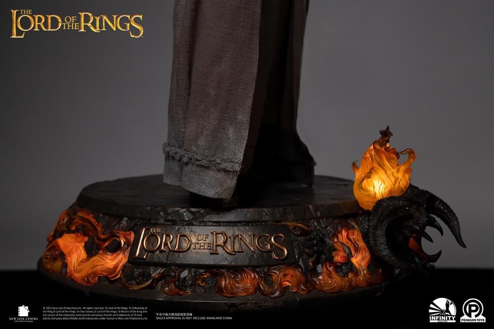 The Lord of the Rings Master Forge Series Gandalf the Gray (Ultimate Edition) 1/2 Scale Limited Edition Statue Gallery Image 16