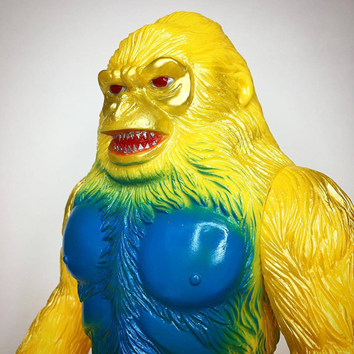BIGFOOT Giant Ape (Yellow Colorway Ver.) Beijing Toy Show Exclusive Vinyl Figure Gallery Image 4