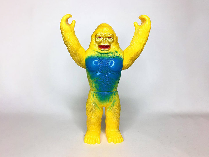 BIGFOOT Giant Ape (Yellow Colorway Ver.) Beijing Toy Show Exclusive Vinyl Figure Gallery Image 1