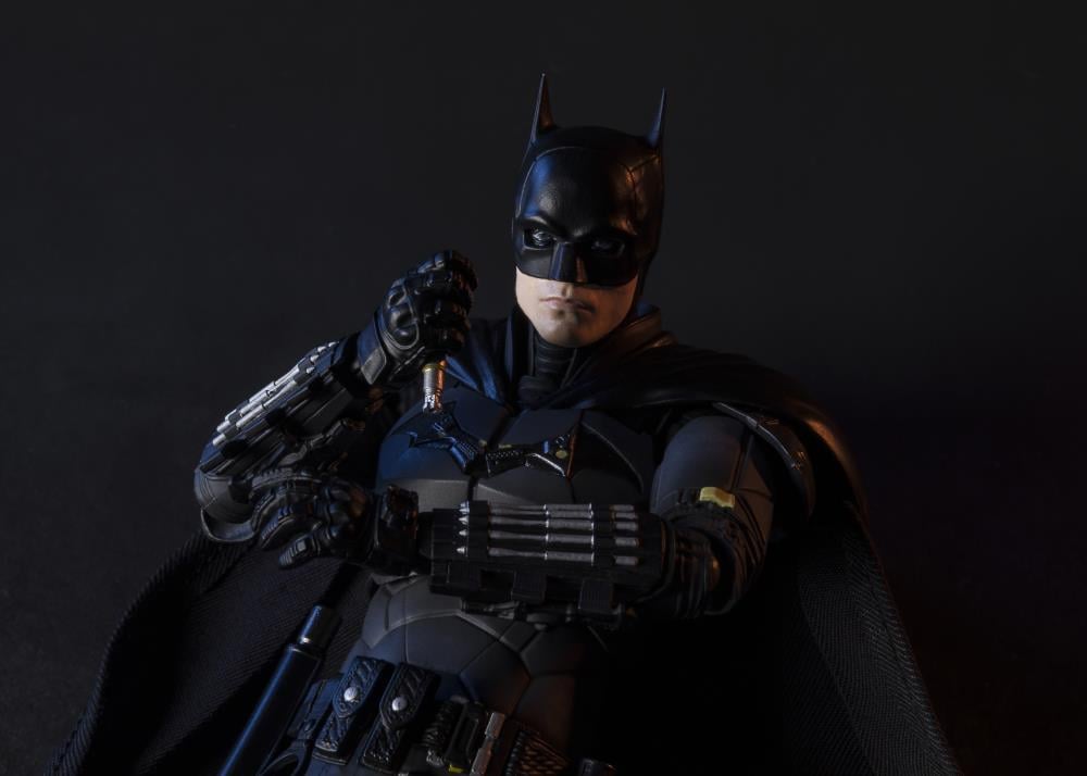 The Batman S.H.Figuarts Batman Action Figure Gallery Image 9