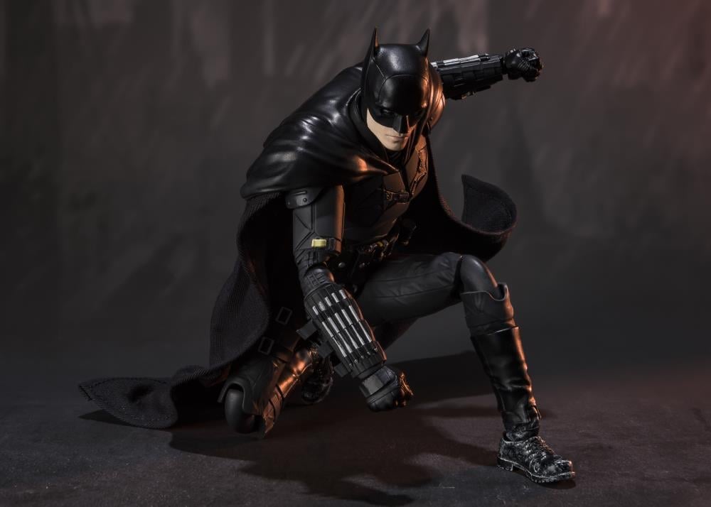 The Batman S.H.Figuarts Batman Action Figure Gallery Image 7