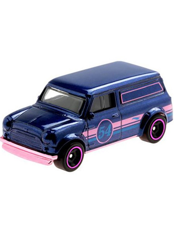 Hot Wheels Pearl and Chrome '67 Austin Mini Van Gallery Image 2