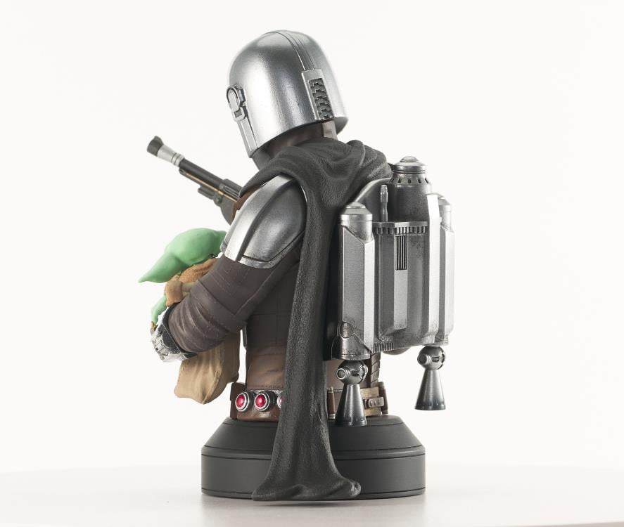 The Mandalorian and Grogu 1/6 Scale Limited Edition Bust Gallery Image 6