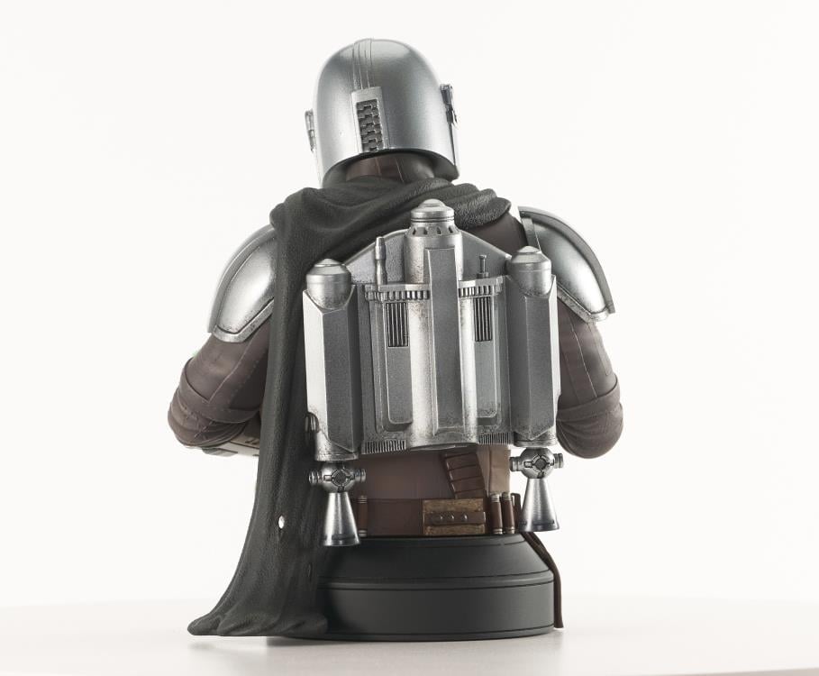 The Mandalorian and Grogu 1/6 Scale Limited Edition Bust Gallery Image 7