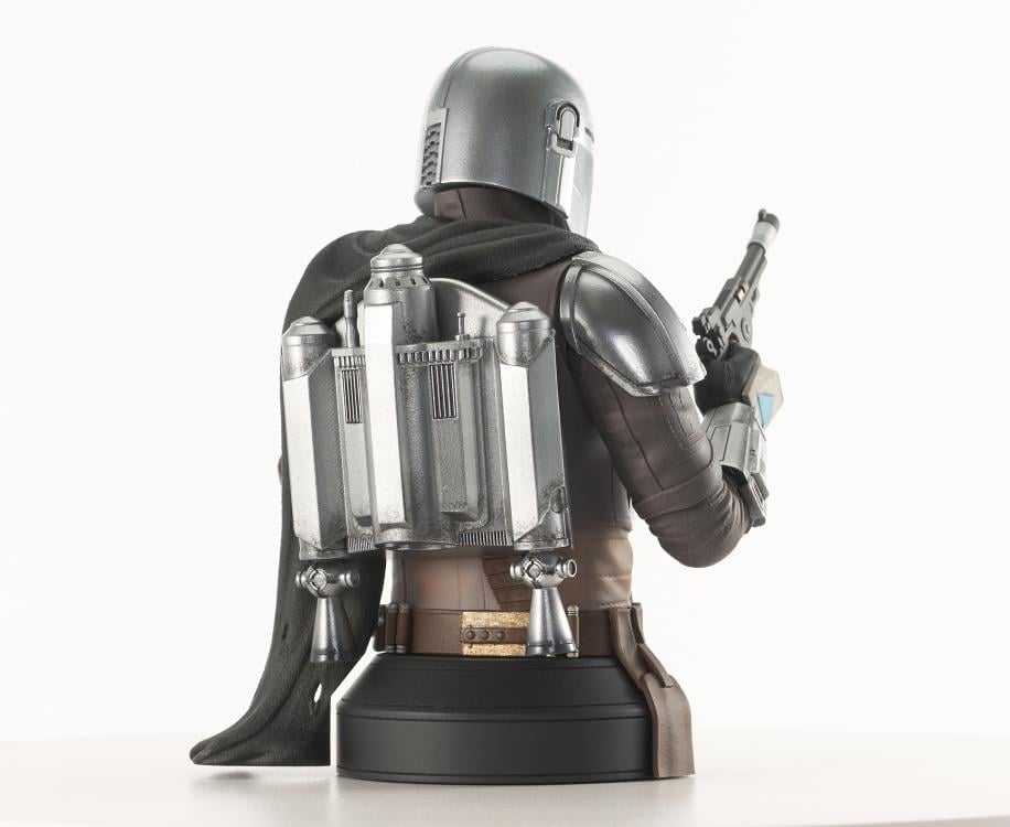 The Mandalorian and Grogu 1/6 Scale Limited Edition Bust Gallery Image 8
